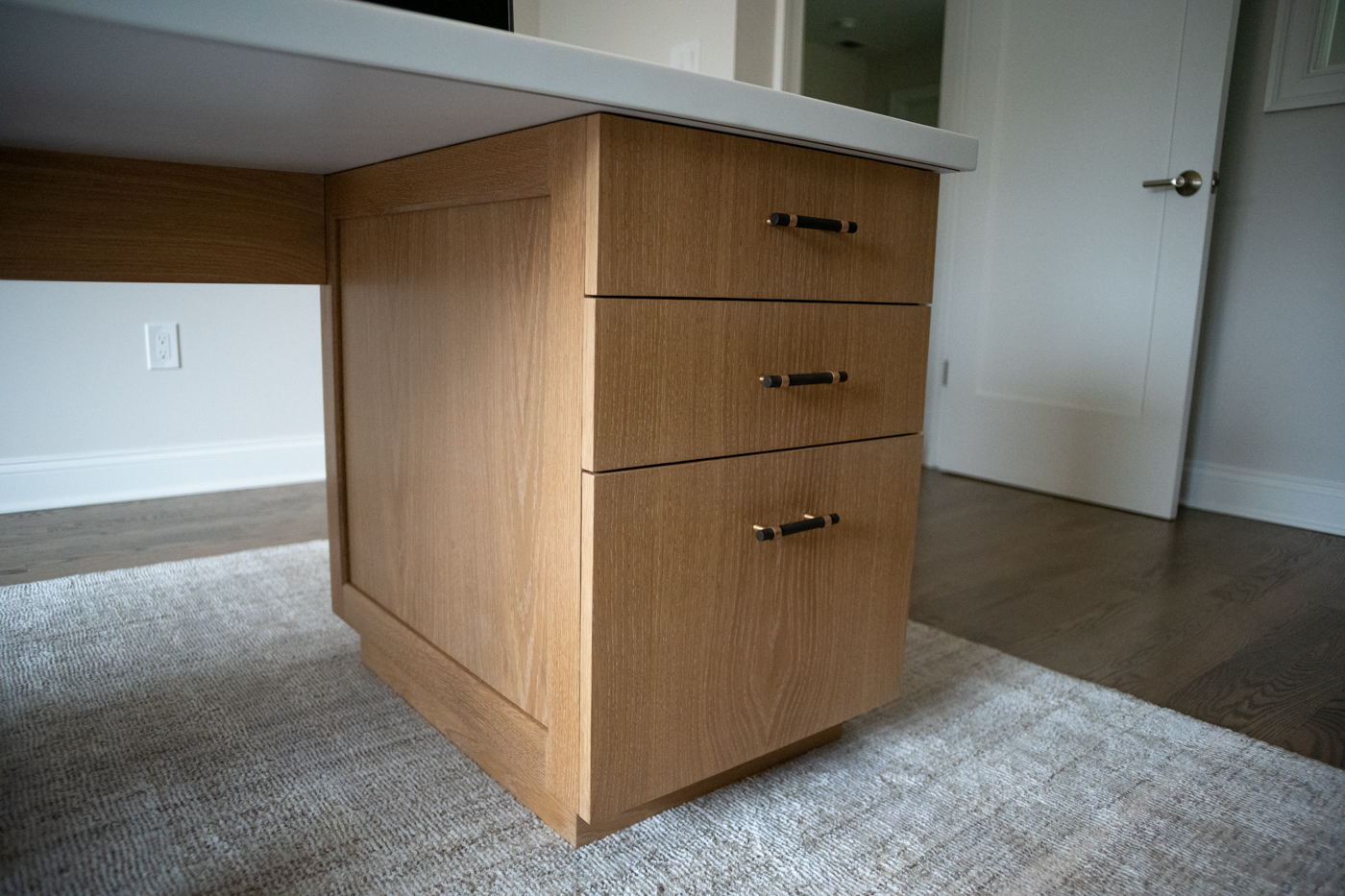 White-oak-desk-woodwork-07