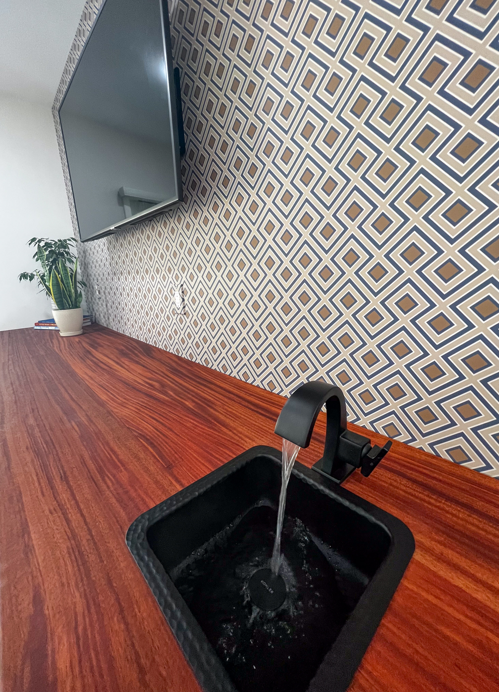 mahogany-wet-bar-countertop-4